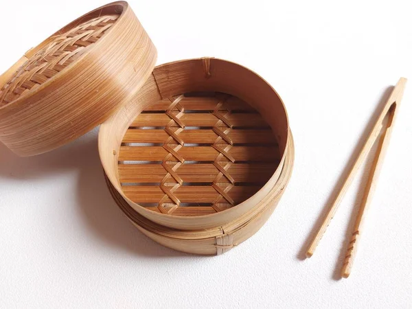 Tradiční Parník Bambusu Běžně Používá Pro Kouřící Dim Sum Izolované — Stock fotografie