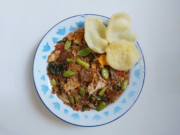 Nasi Goreng Pete Endonezya Dan Geleneksel Yemek Acı Fasulye Sebzeli — Stok fotoğraf