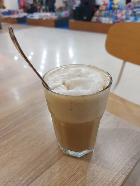 Café Baunilha Latte Gelo Misturado Copo Sabor Doce — Fotografia de Stock