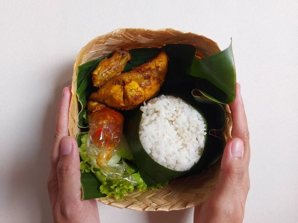 Indonesian Traditional Set Meal Served Banana Leaf Bamboo Woven Box — 图库照片