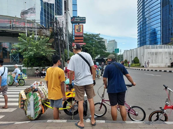 Jakarta Indonesien Juli 2022 Straßenatmosphäre Zentralen Geschäftsviertel Sudirman Jakarta Der — Stockfoto