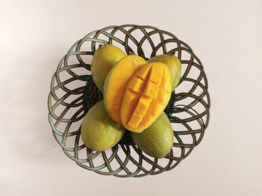 Sepette mango balı. Endonezya 'daki mango tarlalarından biri. Bu mangonun adı Mango Balı çünkü tadı Honey gibi çok tatlı. en üstteki görünüm