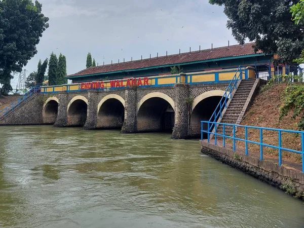 Karawang Indonésie Septembre 2022 Bendung Walahar Barrage Walahar Situé Walahar — Photo