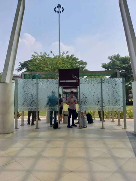 Tangerang Indonesia Septiembre 2022 Zona Fumadores Terminal Del Aeropuerto Soekarno —  Fotos de Stock