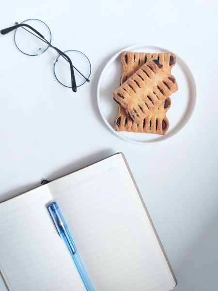 Snack Time Photography Concept Consist Soft Pie Chocolate White Plate — Stock Photo, Image