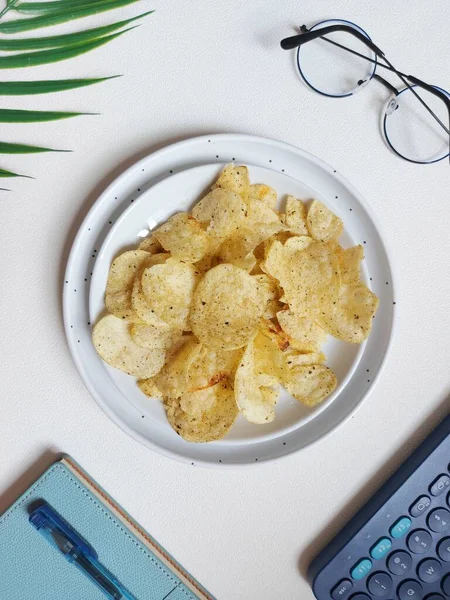 Potatischips Eller Krispigt Det Tunn Potatisskiva Som Antingen Har Friterats — Stockfoto