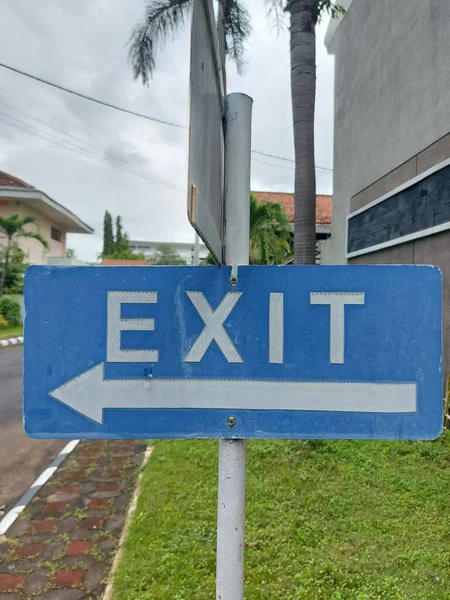 Texto Salida Con Una Flecha Direccional Debajo Ella — Foto de Stock