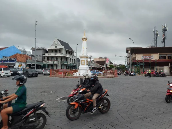 Yogyakarta Indonesia Oct 2022 Traffic Atmosphere Monument Jogja 日惹著名的地标之一 — 图库照片