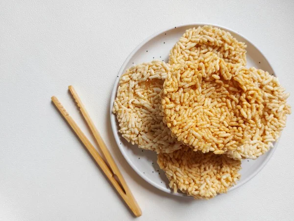 Rengginangorranginang Est Une Sorte Ricecracker Indonésien Fabriqué Partir Riz Glutineux — Photo