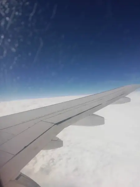 Airplane Wing Clouds — Stock Photo, Image