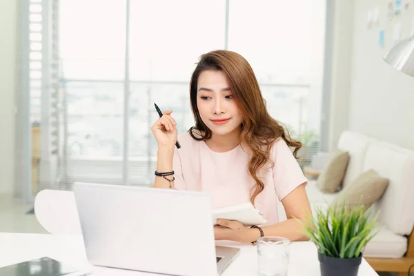 Young Woman Working Home — Stock Photo, Image