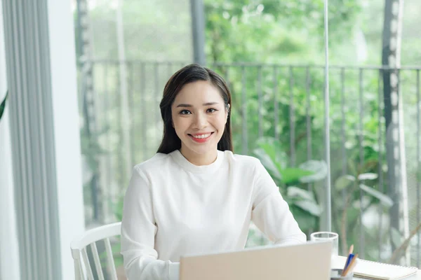 Young Cheery Happy Positive Cute Beautiful Business Woman Sit Indoors — Stock Photo, Image