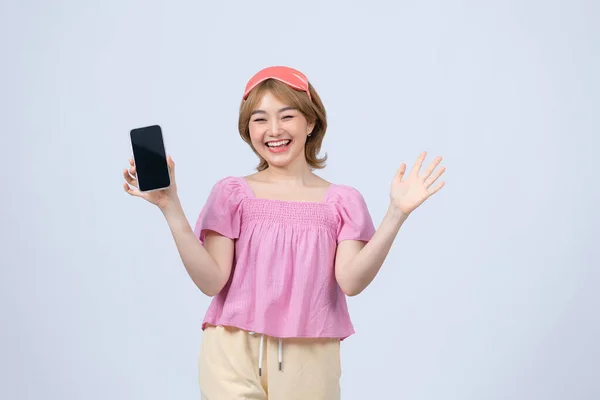 Alegre Mujer Sonriente Sostener Mano Teléfono Inteligente Móvil Con Pantalla — Foto de Stock