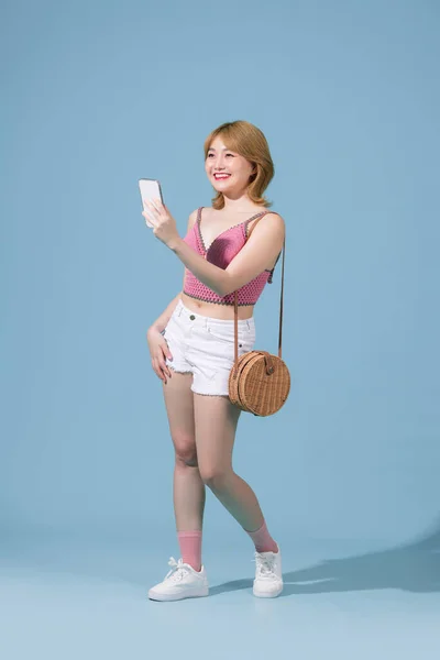 Pretty Cute Young Woman Wear Summer Outfit Reading Mobile Isolated — Stock Fotó