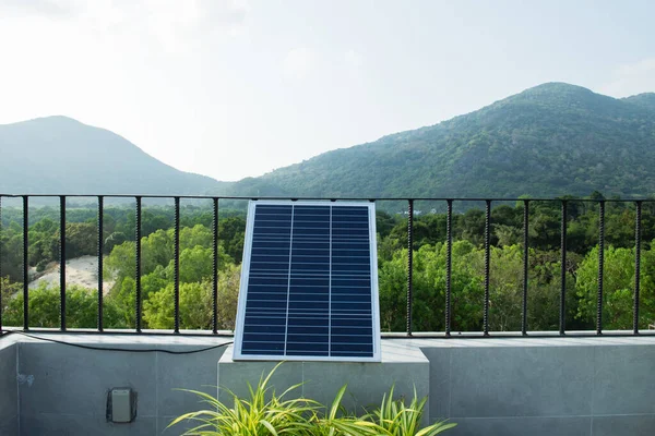 Zonnepanelen Een Dakterras — Stockfoto