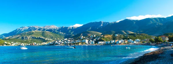 Beautiful Pebble Beach Himare Town Foot Mountains Adriatic Sea Albania — ストック写真