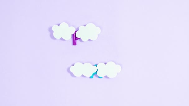 Happy Day Letras Plasticina Multicoloridas Aparecem Entre Nuvens Papel Branco — Vídeo de Stock