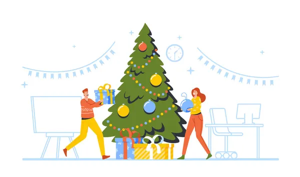 Personagens de negócios felizes decoram a árvore de Natal e preparam caixas de presente no escritório. Mulher coloca bolas no abeto —  Vetores de Stock