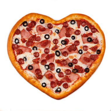 Restoran web sitesi 5 için beyaz arka planda izole edilmiş kalp şeklinde pizza.