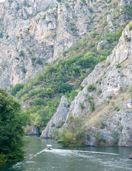 Der Matka Schlucht Der Nähe Von Skopje Machen Besucher Bootsausflüge — Stockfoto