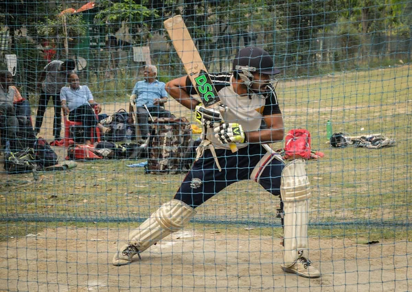 KOLKATA, Batı BENGAL / INDIA-MARCH 15 2018: Kriket antrenörleri Kalküta kriket antrenörlüğü merkezi, Dhakuria, Lake Club, Dhakuria.
