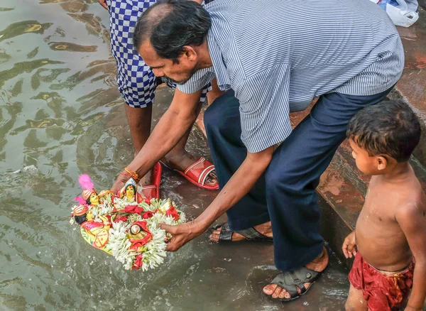 Kolkata West Bengal India March 2018 Hindu Devotee Places Floral — ストック写真