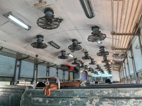 Hindistan Ikinci Sınıf Klimasız Tren Margao Goa Dan Gokarna Gidiyor — Stok fotoğraf