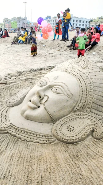 Pri Orissa India 2018年3月5日 プリーのメインビーチで制作されたインドの神の砂像 — ストック写真