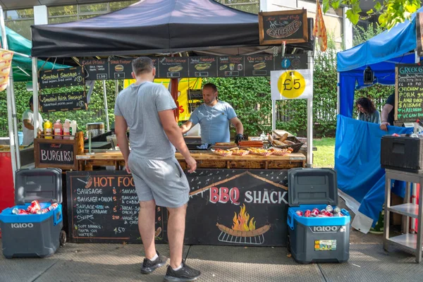 London England Juli 2019 Makeshift Restaurants Spezialisiert Auf Leckere Mahlzeiten — Stockfoto