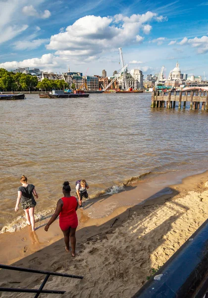 London England July 2019 Summer Scene People Paddle River Hot — 图库照片