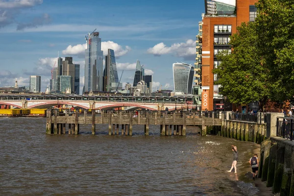 London England July 2019 Mid Summer Scene People Test Waters — 图库照片