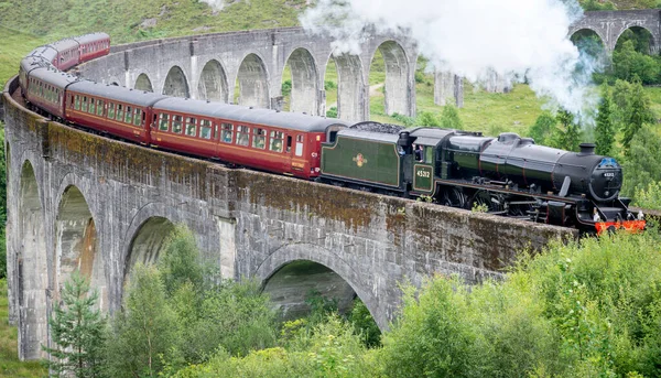 Glenfinnan Inverness Shire Scottish Highlands Julho 2022 Motorista Trem Acena — Fotografia de Stock