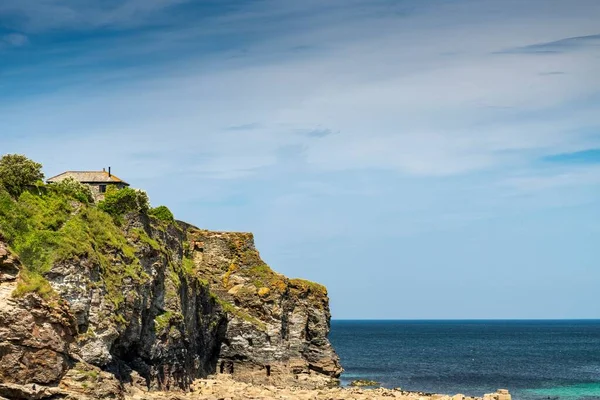 Traditional Cornish House Cliff Edge Spectacular Beauty Spot Agnes Beach — Stock Photo, Image