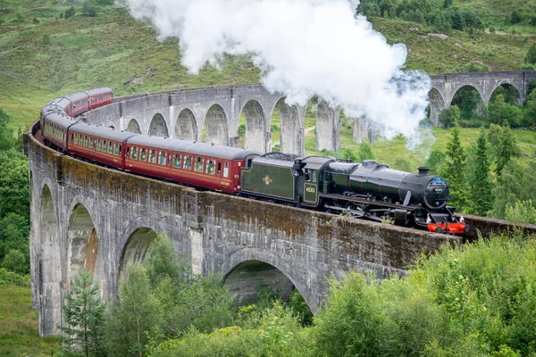 Glenfinnan Inverness Shire Scottish Highlands Julho 2022 Motorista Trem Acena — Fotografia de Stock