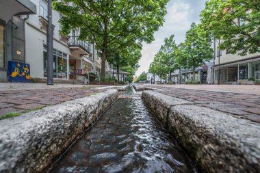 Almanya 'nın Balingen şehrinde su oluğu