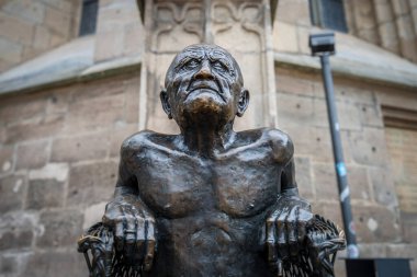 Balingen, Baden-Wuerrtemberg, Deutschland, 20. Haziran 2021, Guido Messer 'in Bronz heykeli Balingen' in merkezinde - Yaşlı Adam - Almanya