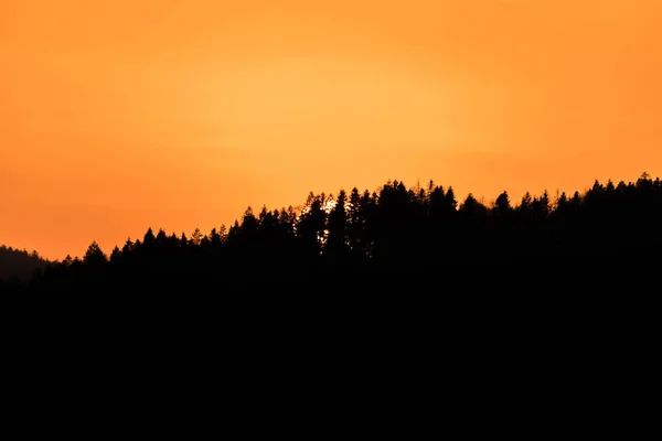 Закрытие Солнца Время Заката Над Горным Пейзажем Переднем Плане Германия — стоковое фото