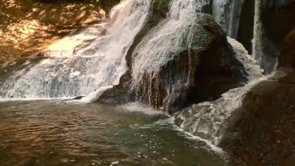 Aufnahmen Des Starzel Wasserfalls Jungingen Und Schlatt Auf Dem Rundwanderweg — Stockvideo