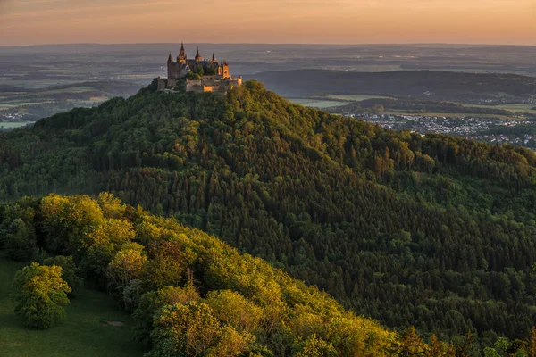 Wschód Słońca Zeller Horn Widokiem Średniowieczny Zamek Rycerski Burg Hohenzollern — Zdjęcie stockowe