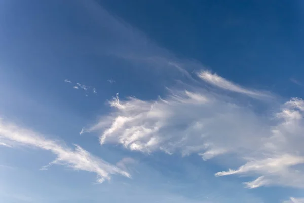 Cielo Immagine Sfondo Belle Luminose Forme Nuvolose Bianche Disegno Sfondo — Foto Stock
