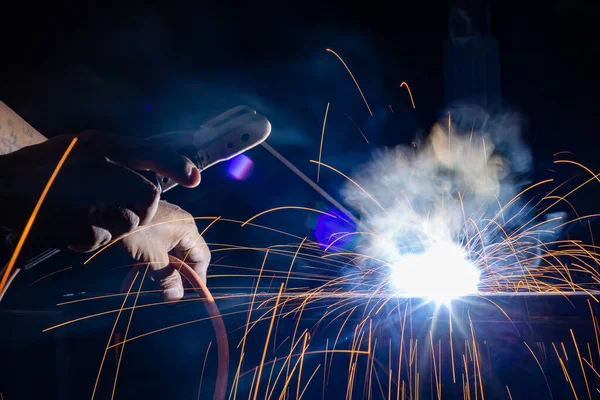 Close Iron Welding Close Sparks Wear Gloves Welding Sparks Fumes — Fotografia de Stock