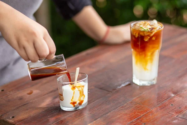 Small Clear Glass Filled White Coconut Ice Cream Poured Coffee — Stock Photo, Image