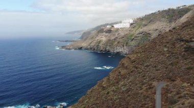 Dağlı bir denizin inanılmaz manzarası