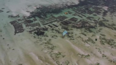 Güzel dalgalı okyanus havadan görüntüsü