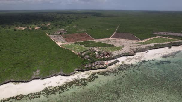 Drone Footage Island Village Green Land — Αρχείο Βίντεο