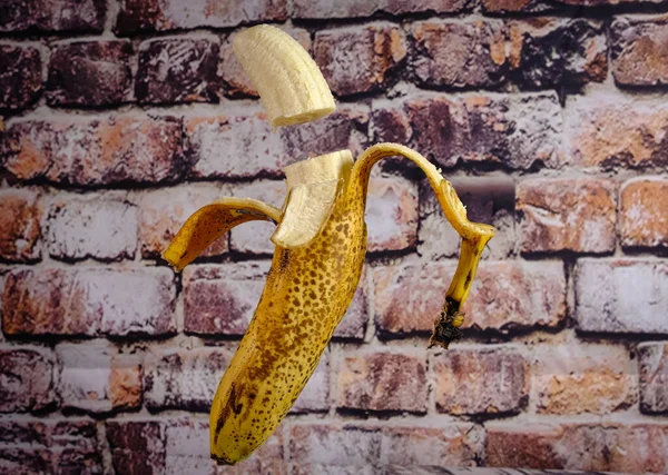 Banana Tagliata Metà Volo — Foto Stock
