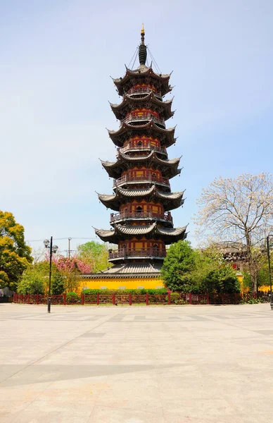 Longhua Temple Pagoda Xangai China Dia Primavera Ensolarado — Fotografia de Stock