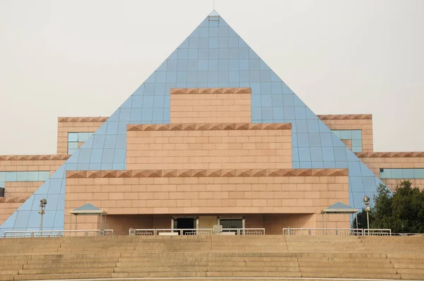 Das Pyramidenförmige Gebäude Des Longhua Friedhofmuseums Shanghai China — Stockfoto