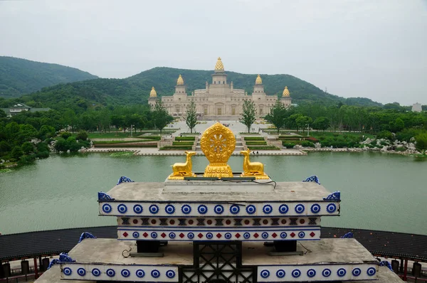 Gold Statues Five Madras Mandala Building Sangharam Buddhist Building Background — Stock Photo, Image