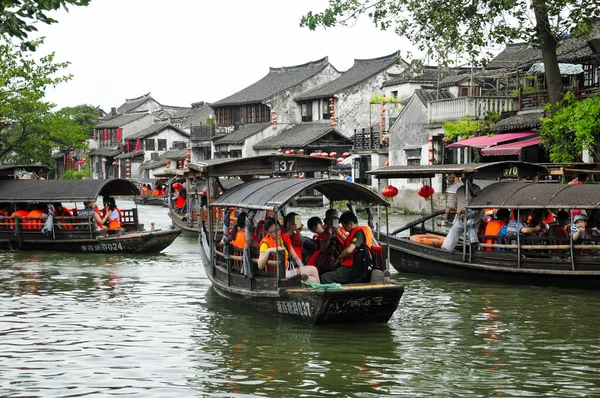 Agosto 2015 Xitang Water Town China Barcos Turísticos Abarrotados Los —  Fotos de Stock